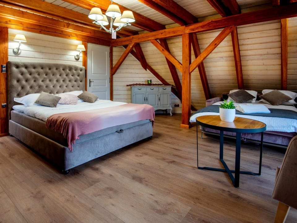 Bed, Bathroom, Photo of the whole room, Decorative detail, Bedroom