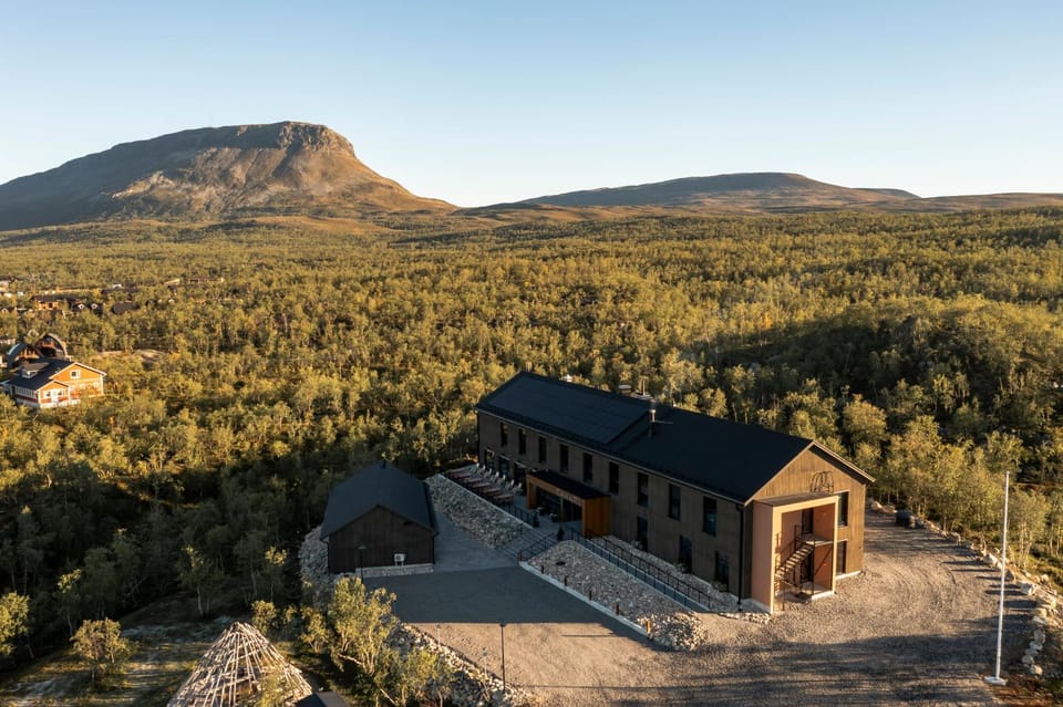 Property building, Summer, Landmark view