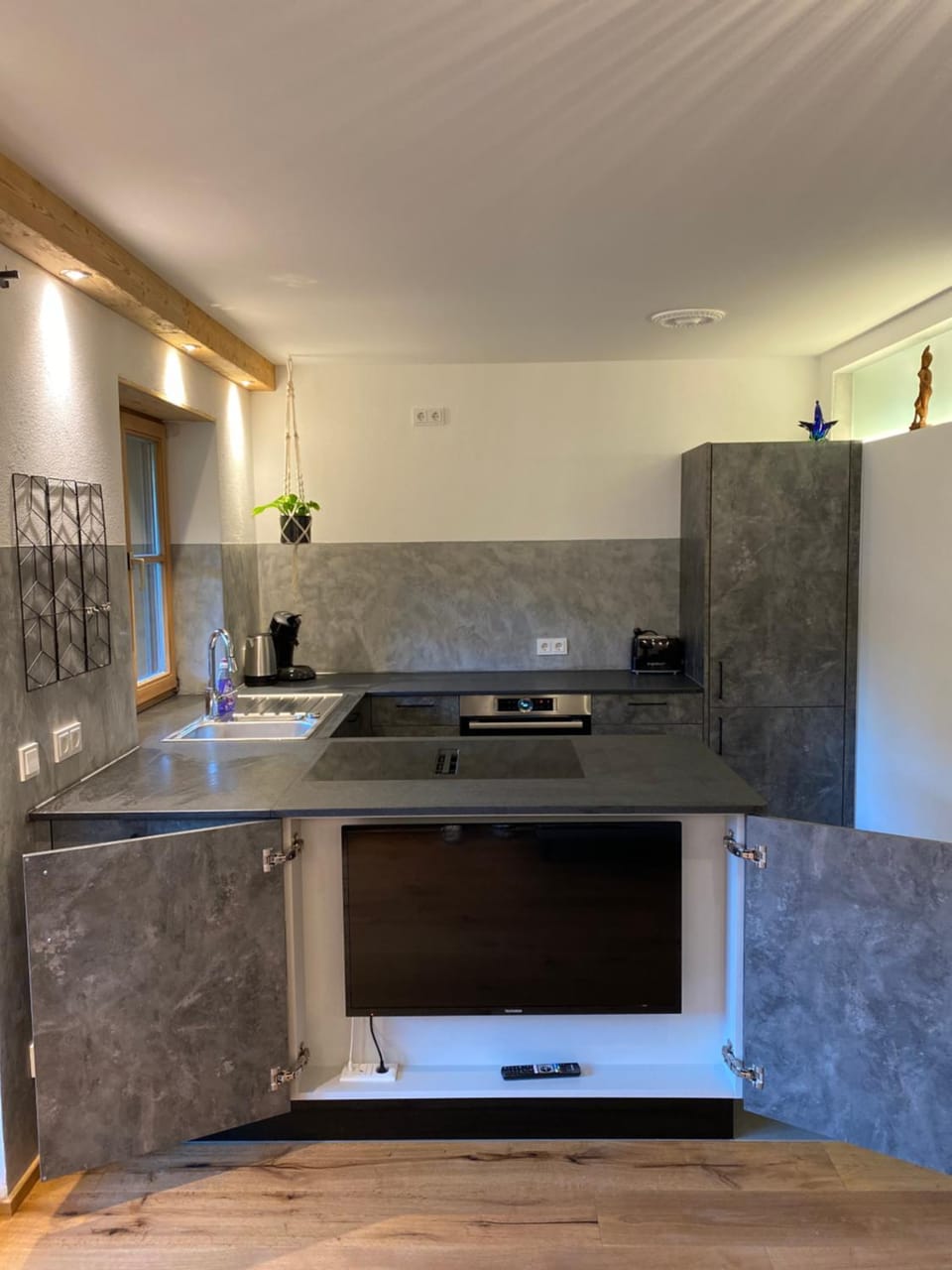 Kitchen or kitchenette, Communal kitchen