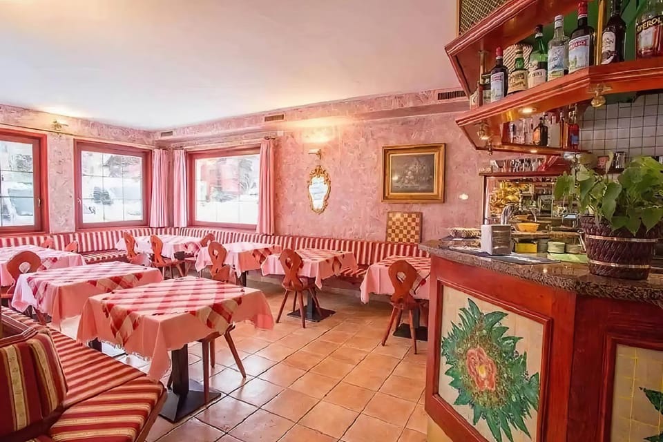 Lounge or bar