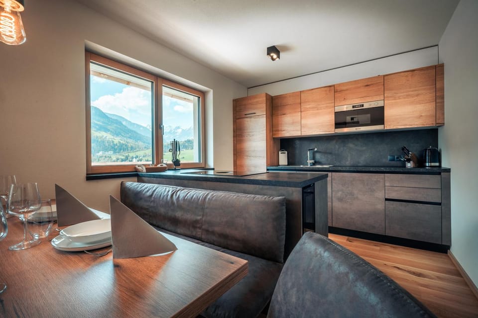 Kitchen or kitchenette, Seating area, Dining area, Mountain view