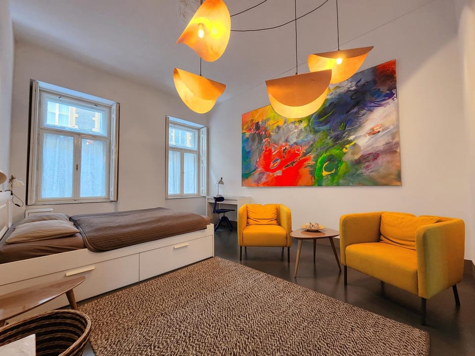 Stylish holiday Art apartment - wifi & great location Apartment in Budapest