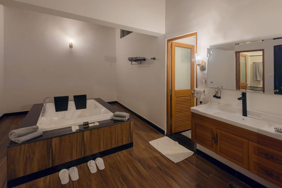 Bathroom, Bath