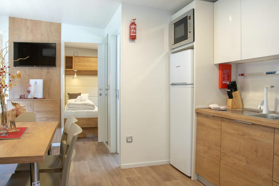 TV and multimedia, Kitchen or kitchenette, Seating area, Dining area
