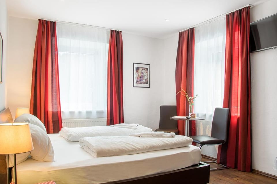 Photo of the whole room, Decorative detail, Decorative detail