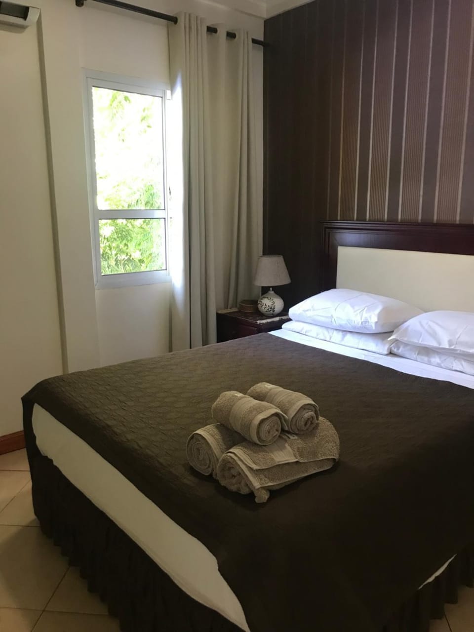 Bed, Photo of the whole room, towels