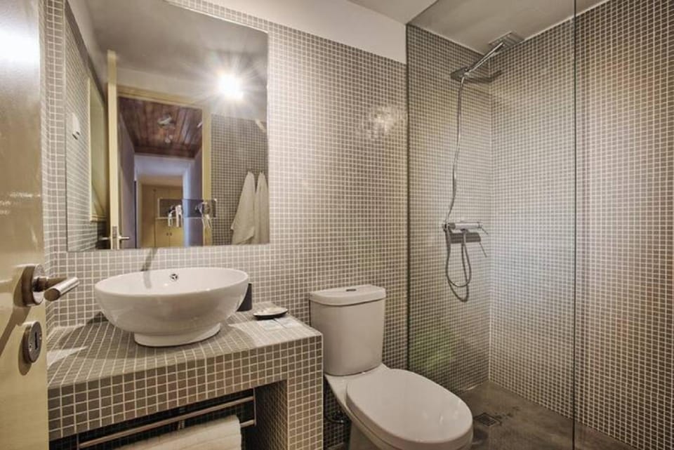 Shower, Toilet, Bathroom