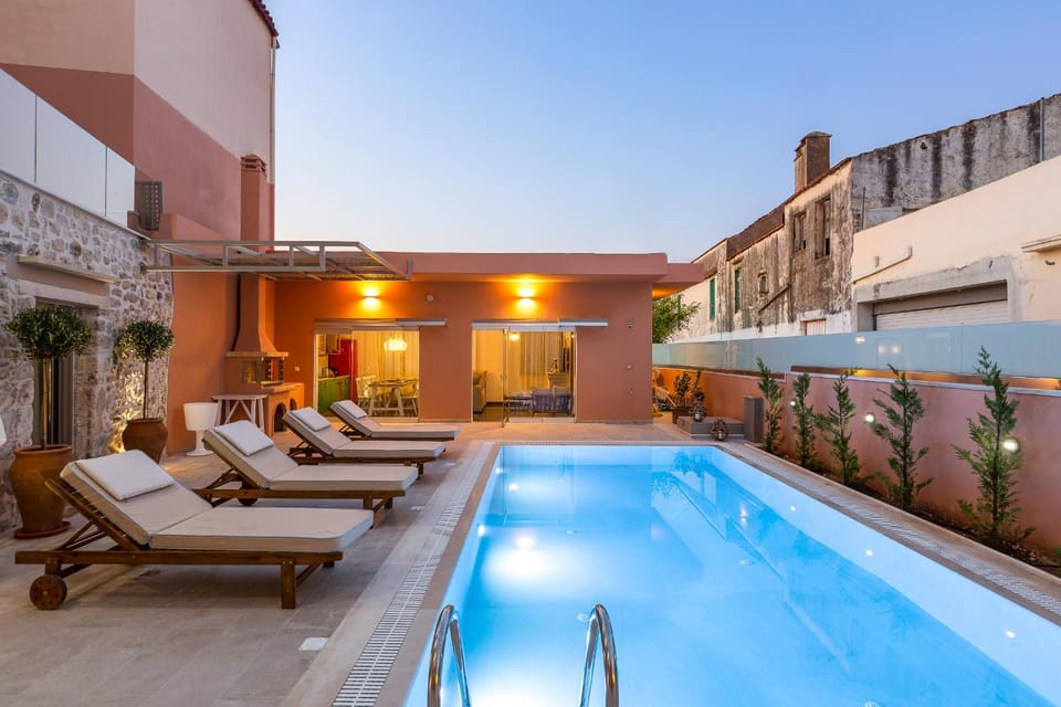 Patio, Pool view, Swimming pool, sunbed