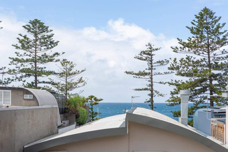 MadeComfy Trendy Apartment on Dee Why Beach Apartment in Sydney