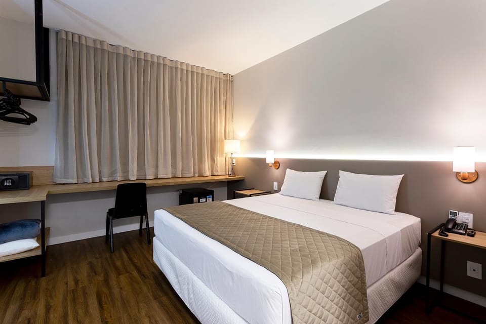 Bed, Photo of the whole room, Bedroom
