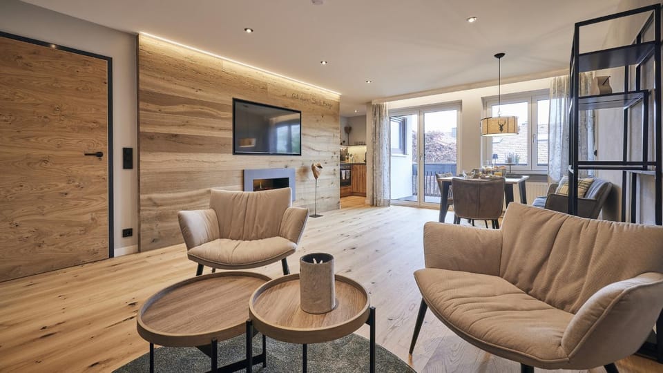 Living room, room service