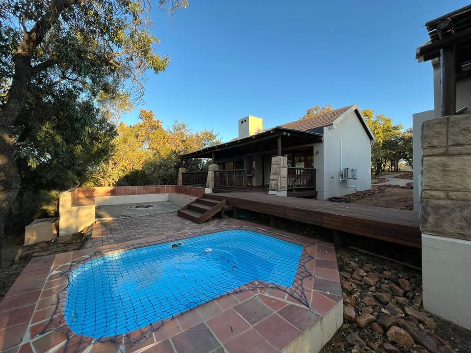 Seating area, Swimming pool, flat iron