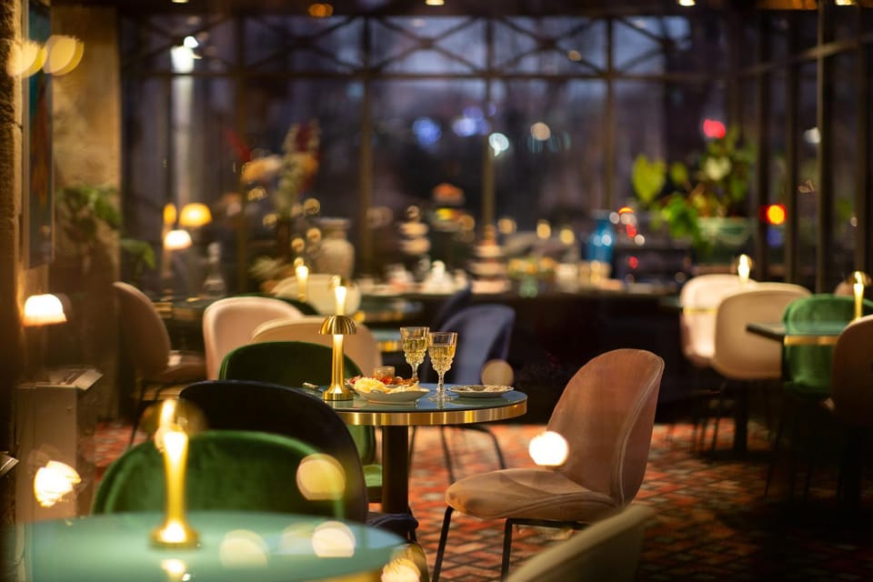 Lounge or bar