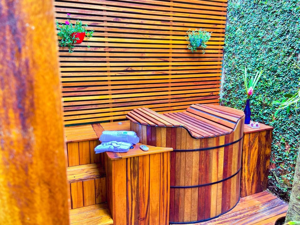 Day, Hot Tub, Garden view