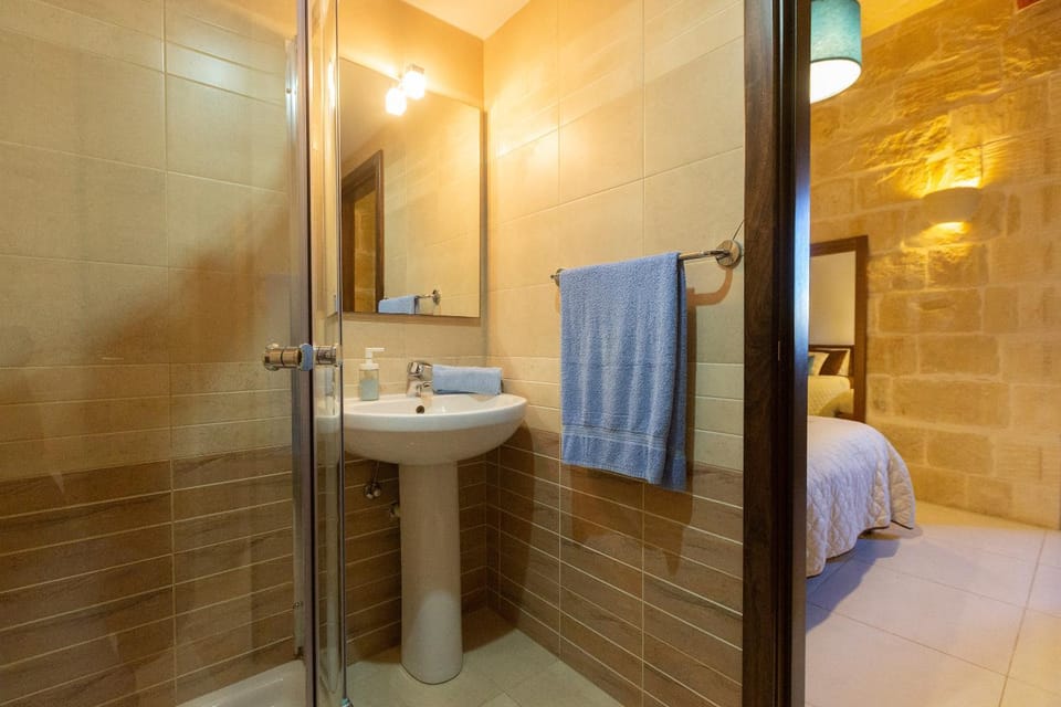 Stunning 4 bedrooms House with views in Gozo Villa in Munxar