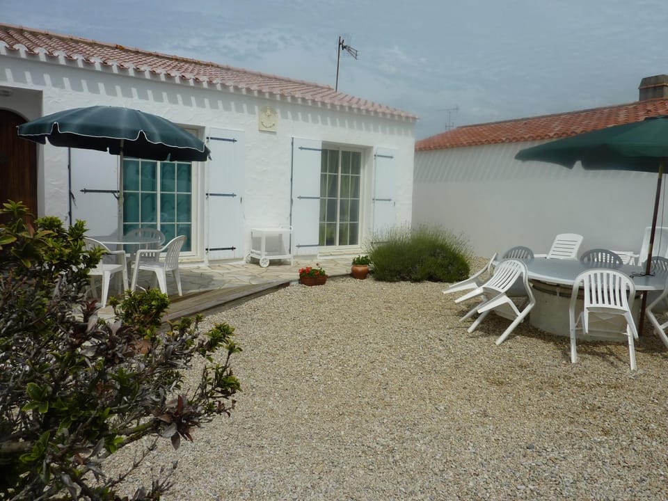 Gite 8 à10 pers 4 ch Herbaudière calme proche mer commerce et port House in Noirmoutier-en-l'Île