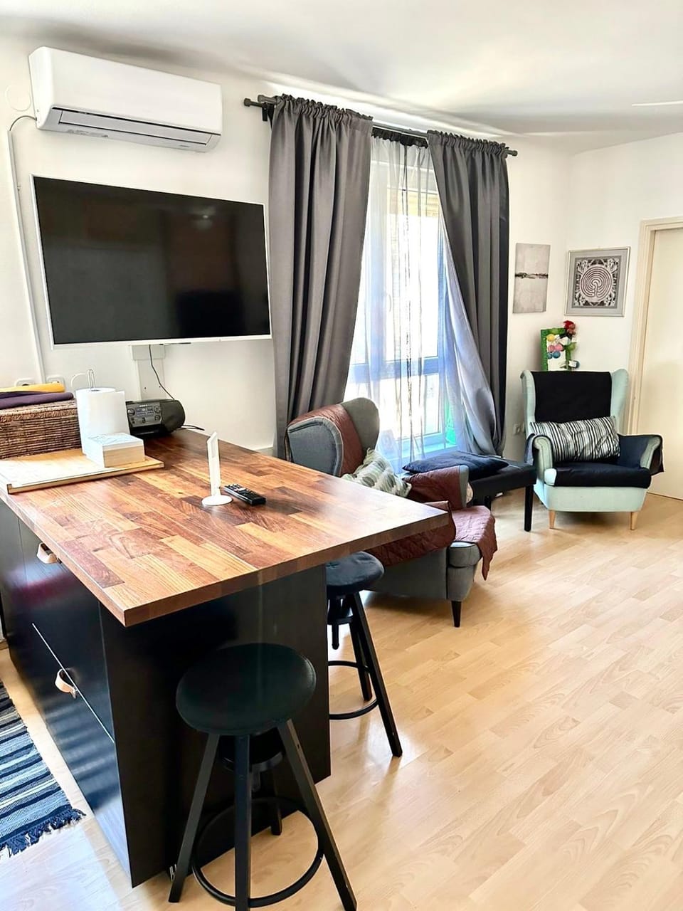 TV and multimedia, Living room, Dining area