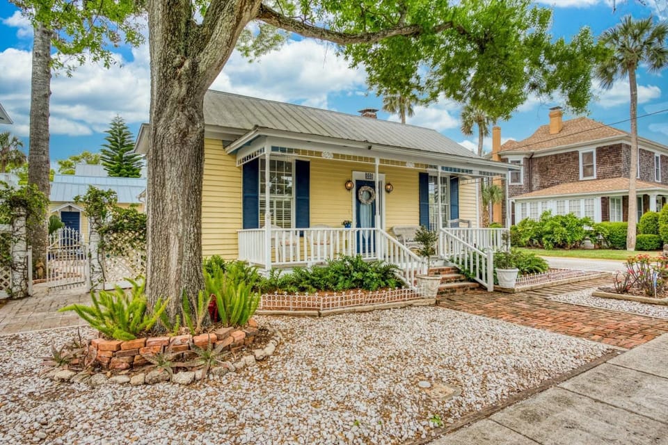 Little Yellow Cottage on Water Street House in Saint Augustine