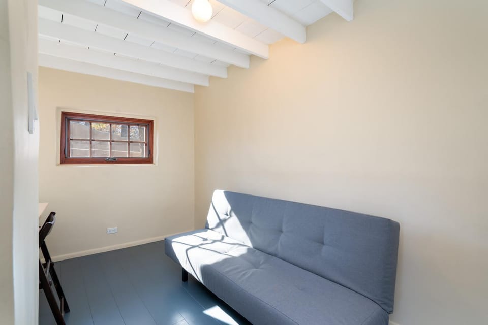 Living room, Seating area, furniture