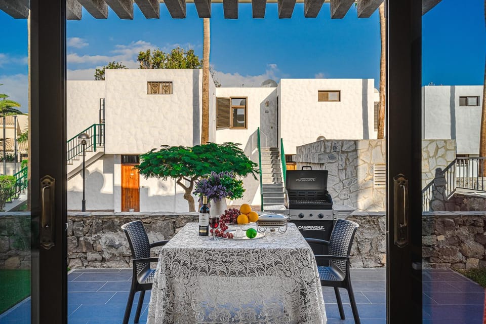 BUNGALOW -2 minute from the beach. Apartment in Costa Adeje