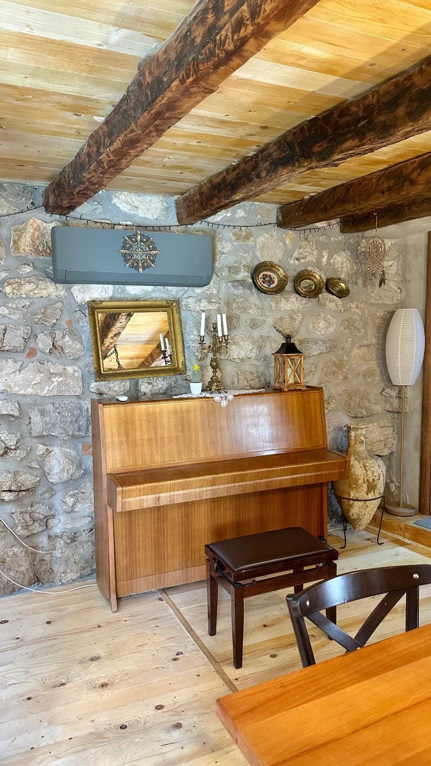 Rustic house Pojata House in Montenegro
