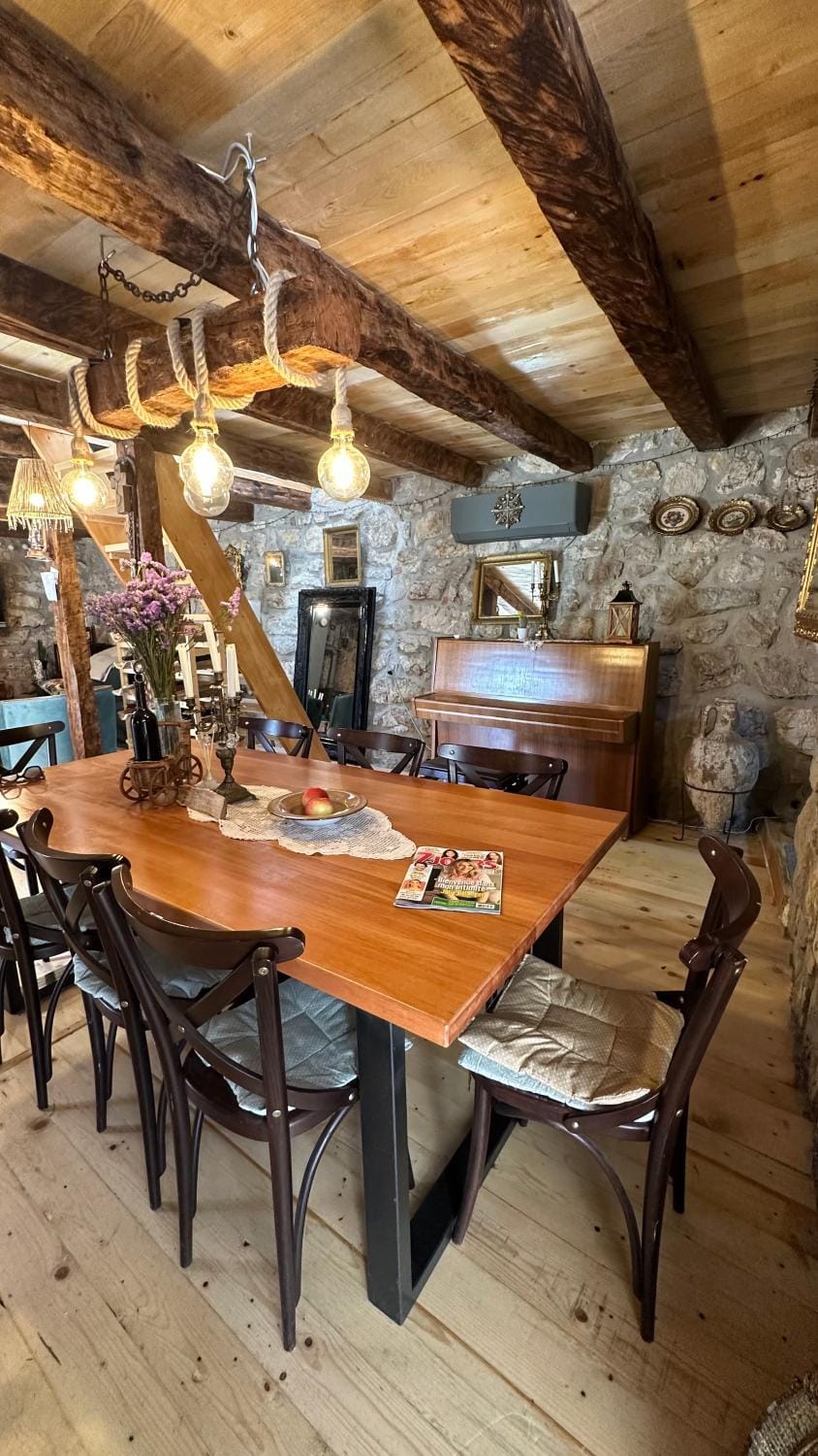 Rustic house Pojata House in Montenegro