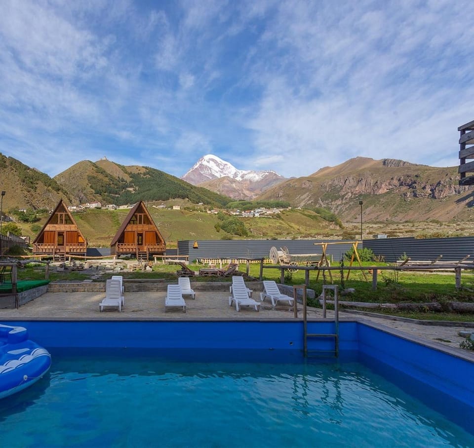 Mountain view, Pool view, Swimming pool