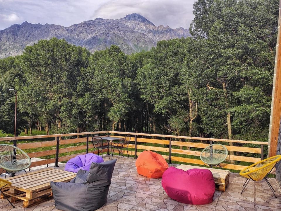Balcony/Terrace, Mountain view