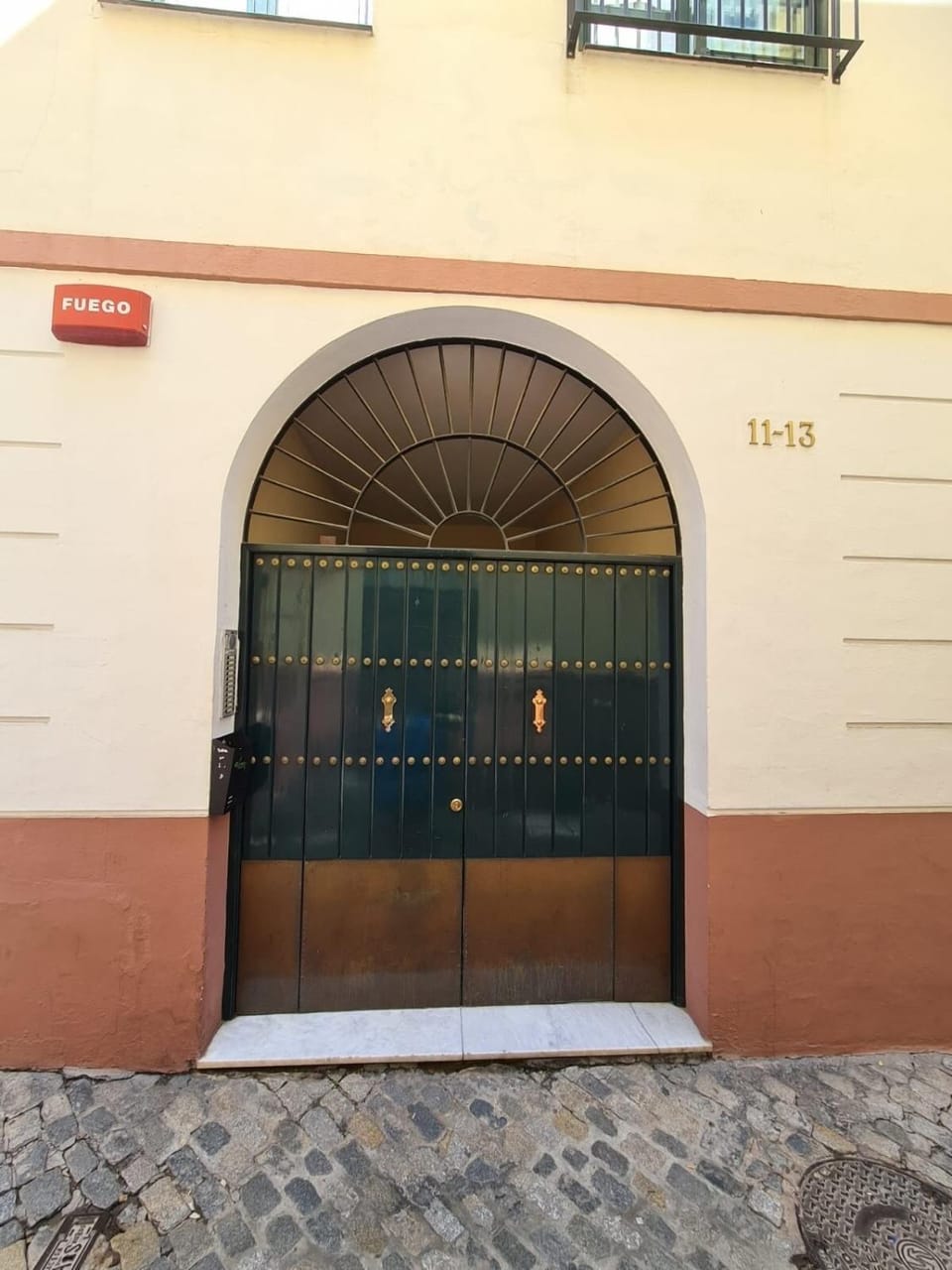 Facade/entrance