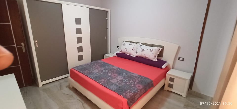 Bed, Photo of the whole room, Bedroom, wardrobe