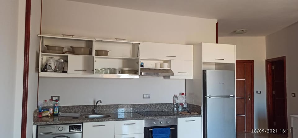 Kitchen or kitchenette, minibar, pet friendly, stove