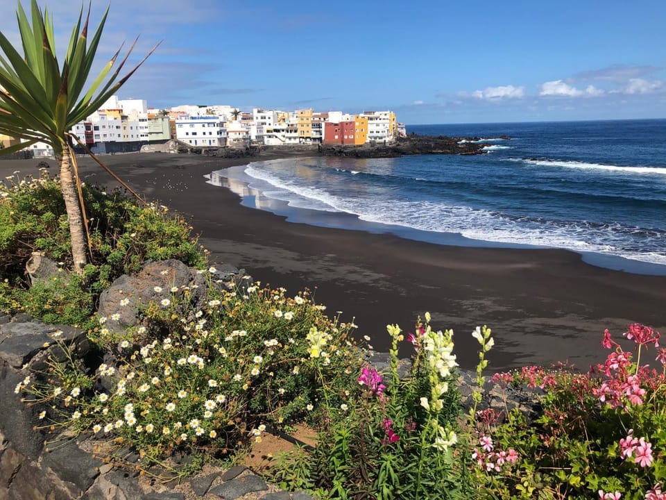 Nearby landmark, Neighbourhood, Natural landscape, Beach