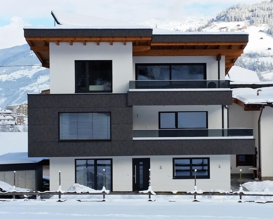 Facade/entrance, Winter