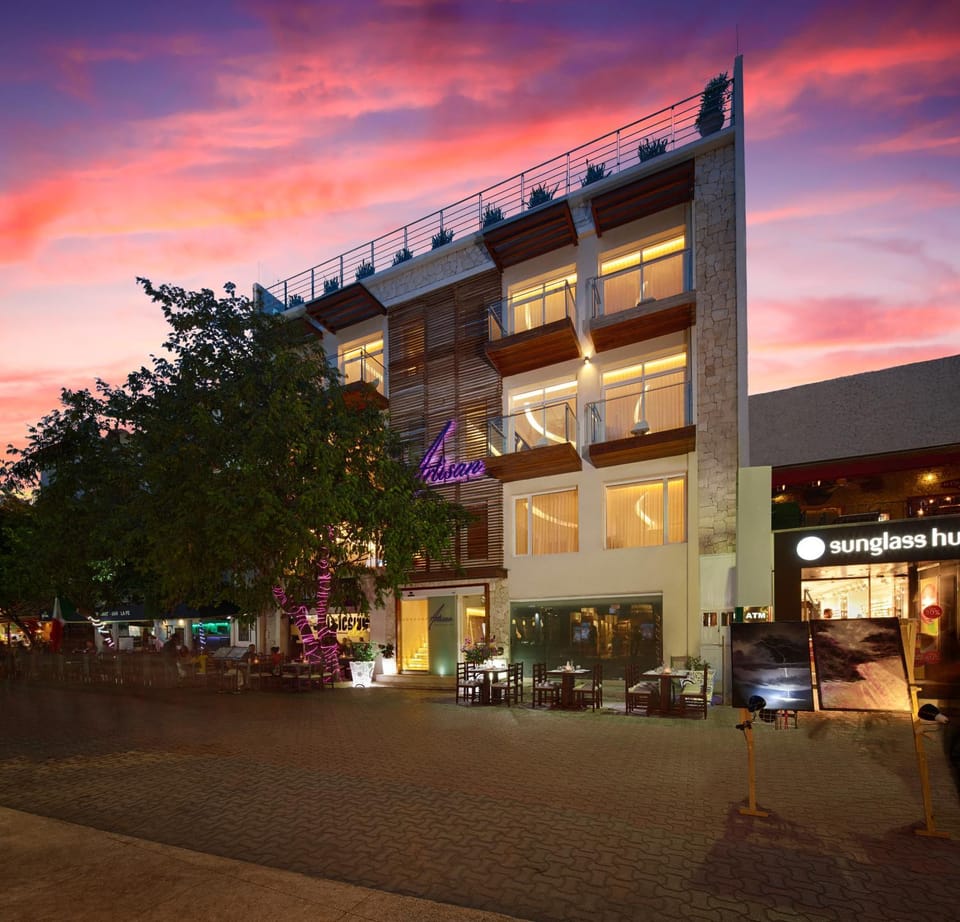 Property building, Facade/entrance, City view