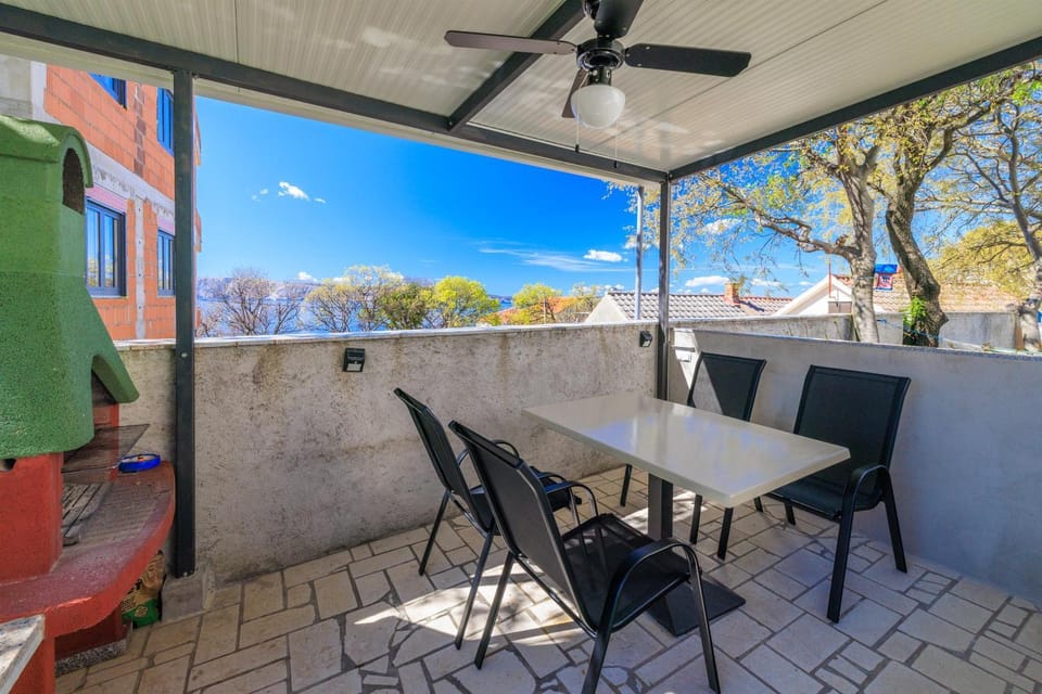 BBQ facilities, Balcony/Terrace, Sea view