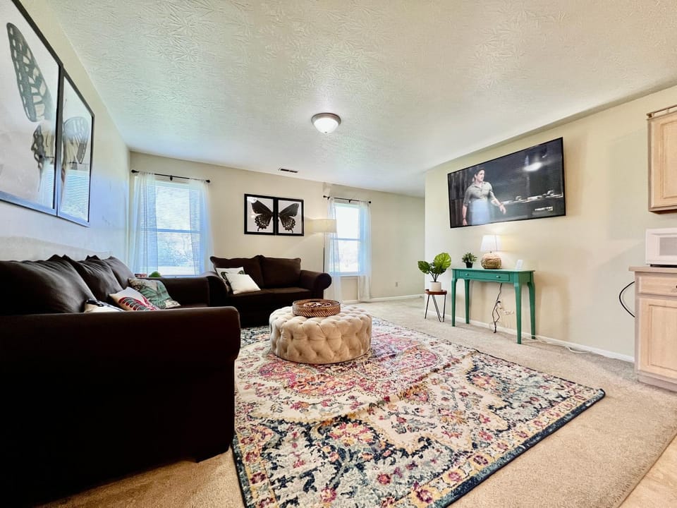 TV and multimedia, Living room, Seating area