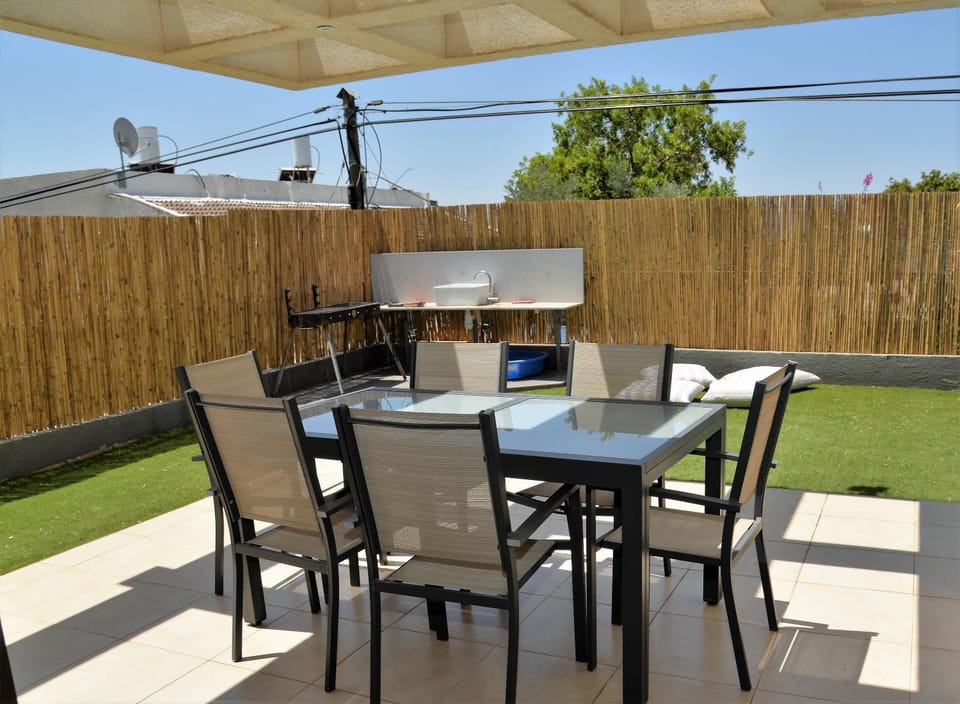 Garden, Seating area