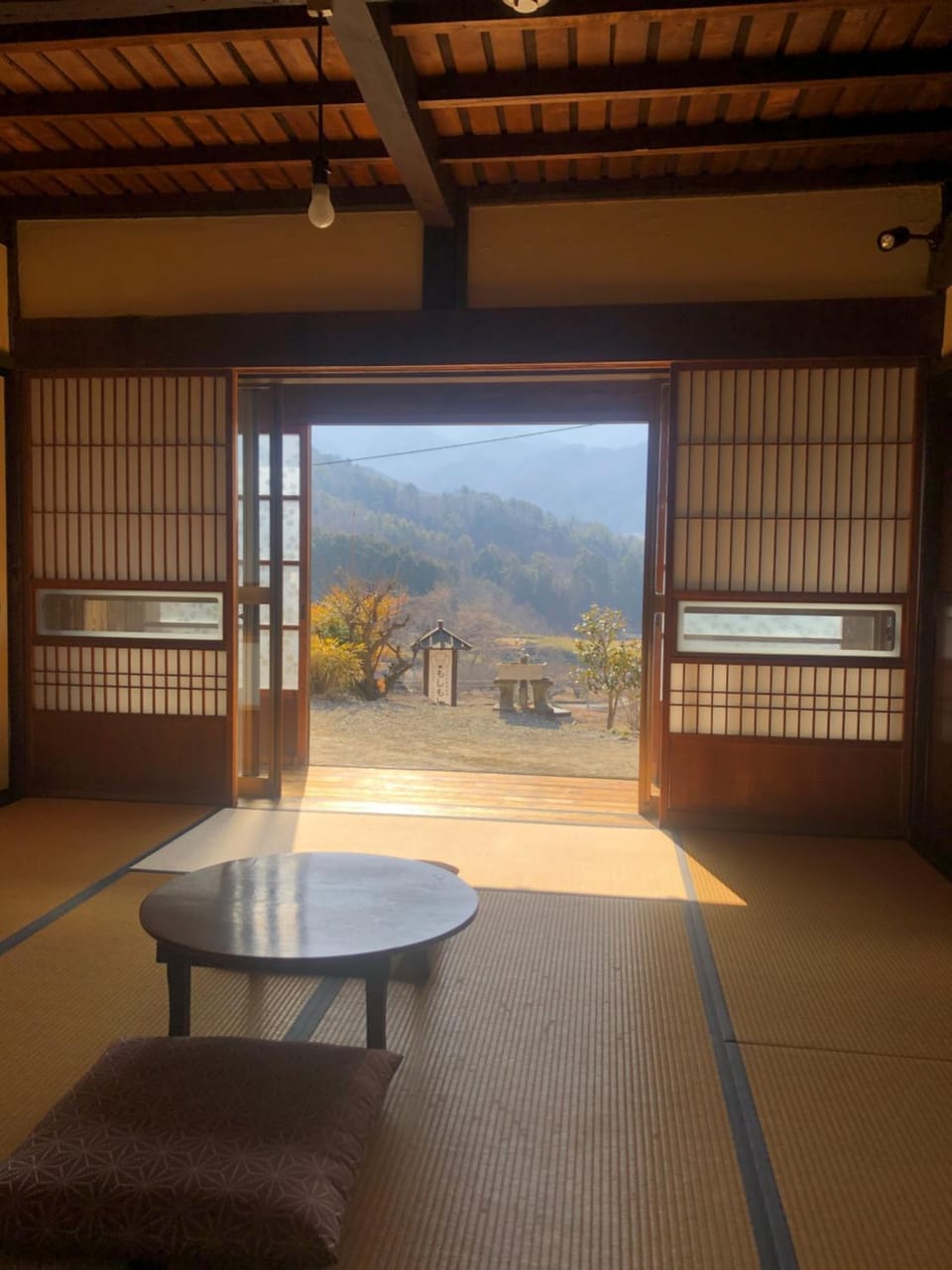 Bedroom, Mountain view