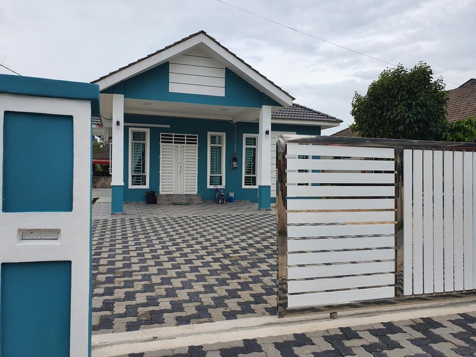 Casa De Rose KUBANG KERIAN Vacation rental in Malaysia