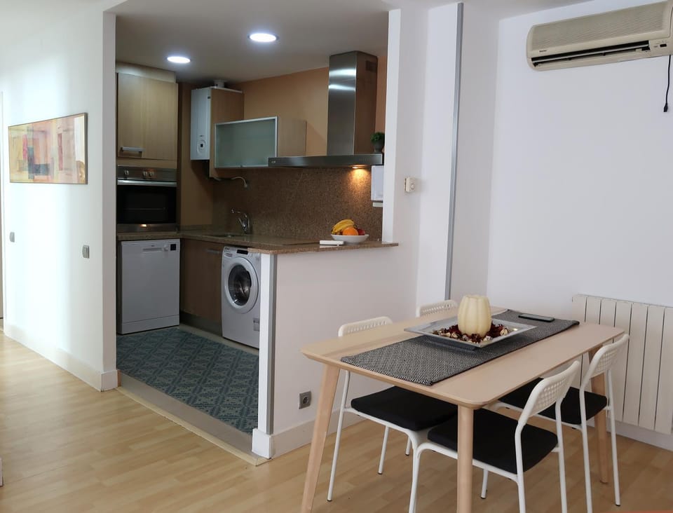 Kitchen or kitchenette, Living room