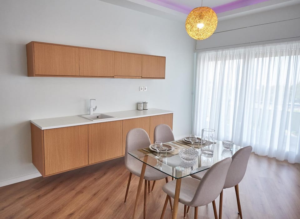 Dining area, Communal kitchen