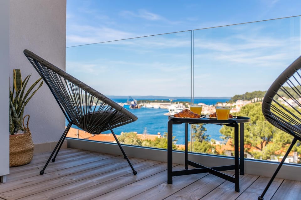 Beautiful view apartment with garage space Apartment in Mali Losinj