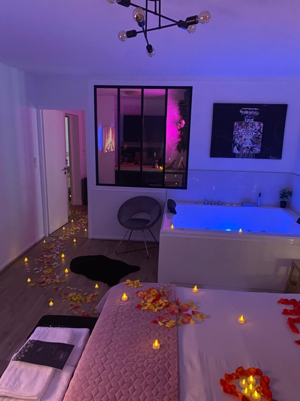 L’appart[é] BLACK superbe appartement pop ! Apartment in Besançon