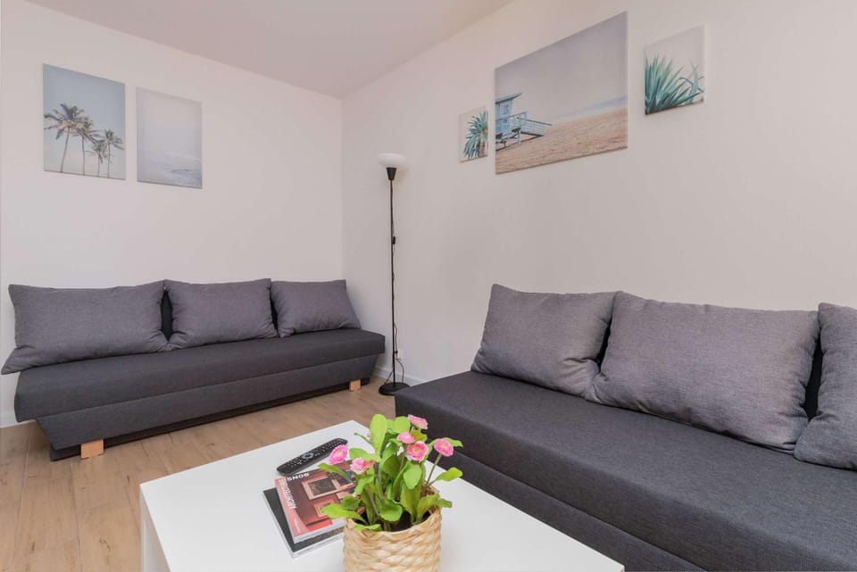 Living room, Photo of the whole room, Bedroom