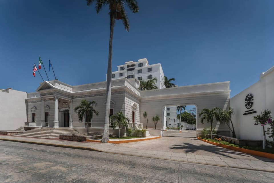 Property building, Facade/entrance
