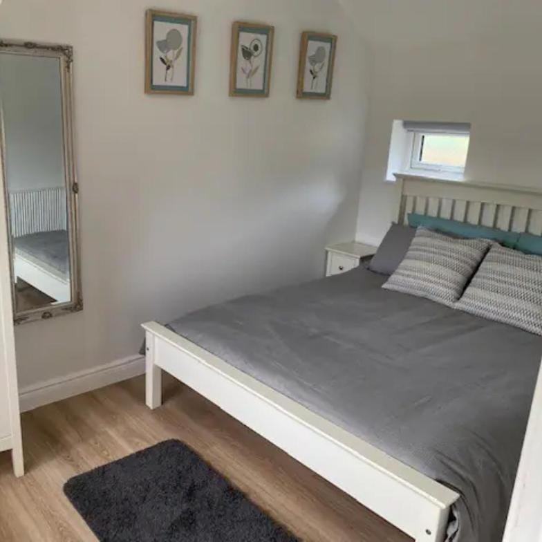 Haven Oaks - Self Contained Rural Lodge 1 Apartment in England