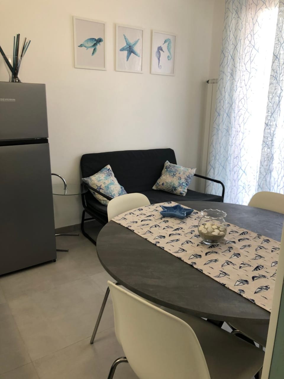 Living room, Dining area