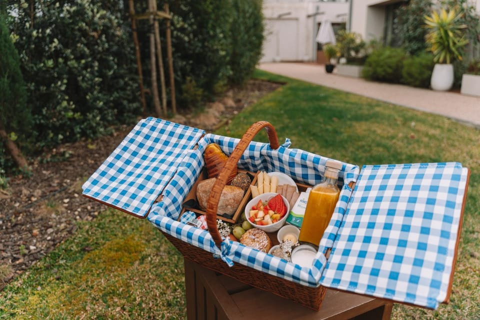 Garden, Food and drinks, Food, Garden view, Breakfast, Continental breakfast, Drinks