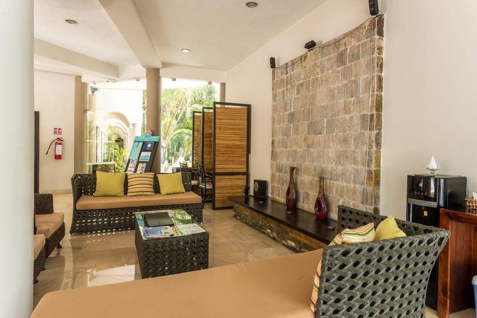 Living room, Lobby or reception