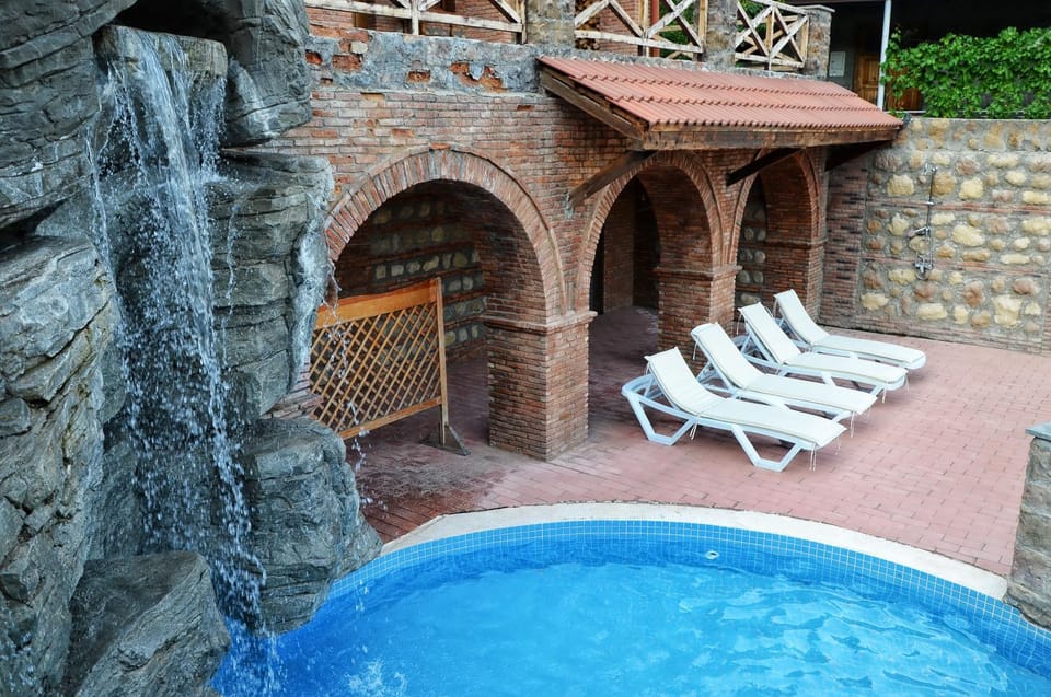 Swimming pool, Swimming pool